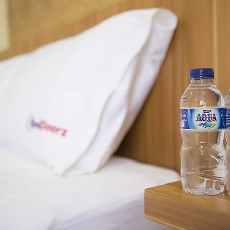 Reddoorz @ Tebet Asem Baris Hotel Джакарта Екстериор снимка