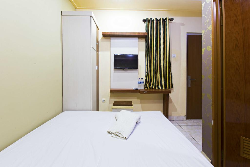 Reddoorz @ Tebet Asem Baris Hotel Джакарта Екстериор снимка