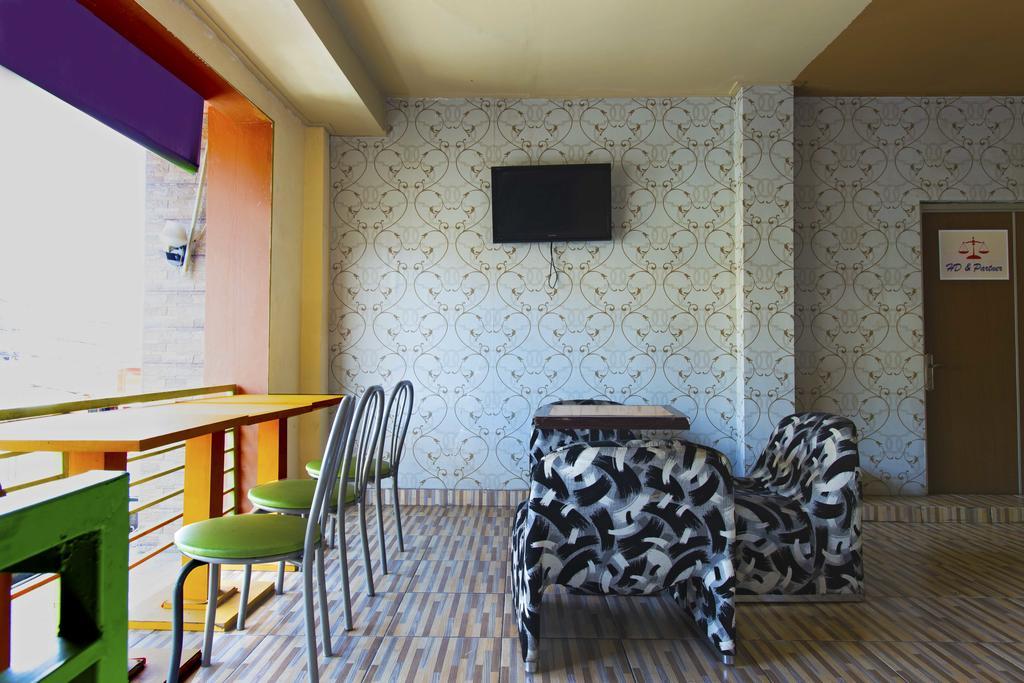 Reddoorz @ Tebet Asem Baris Hotel Джакарта Екстериор снимка