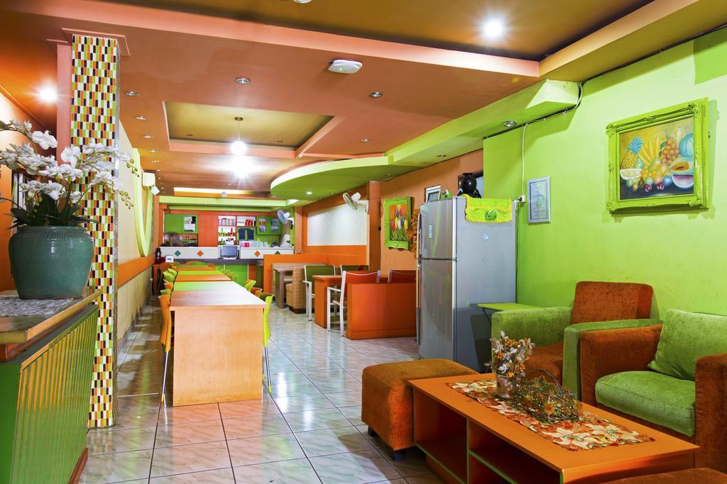 Reddoorz @ Tebet Asem Baris Hotel Джакарта Екстериор снимка