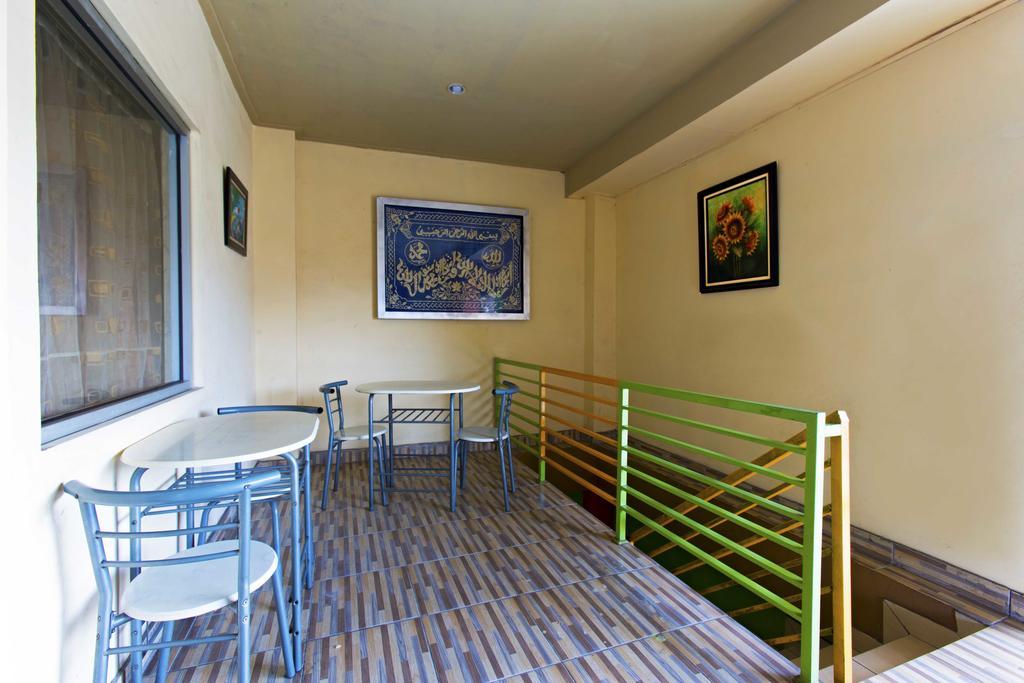 Reddoorz @ Tebet Asem Baris Hotel Джакарта Екстериор снимка