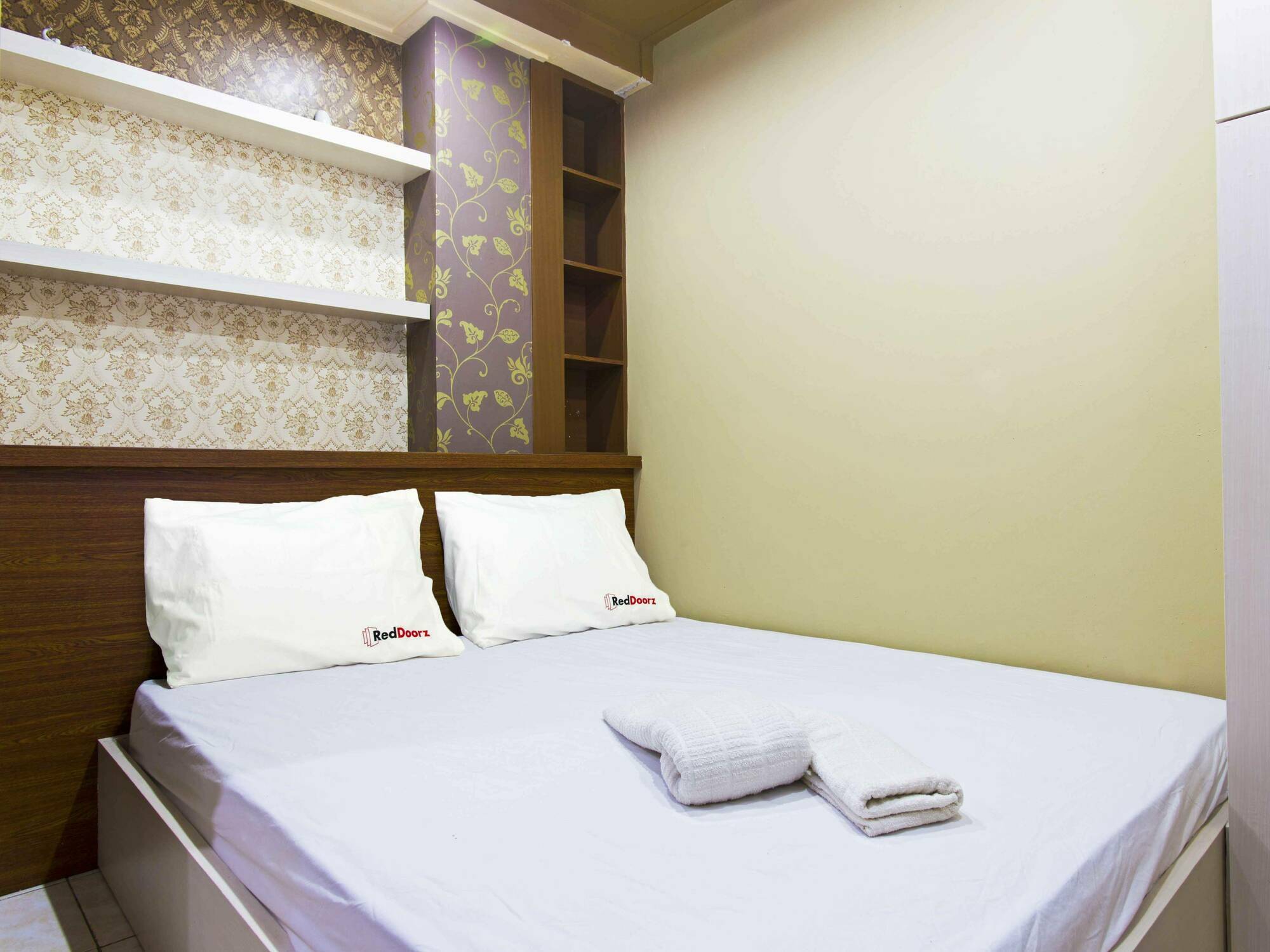 Reddoorz @ Tebet Asem Baris Hotel Джакарта Екстериор снимка